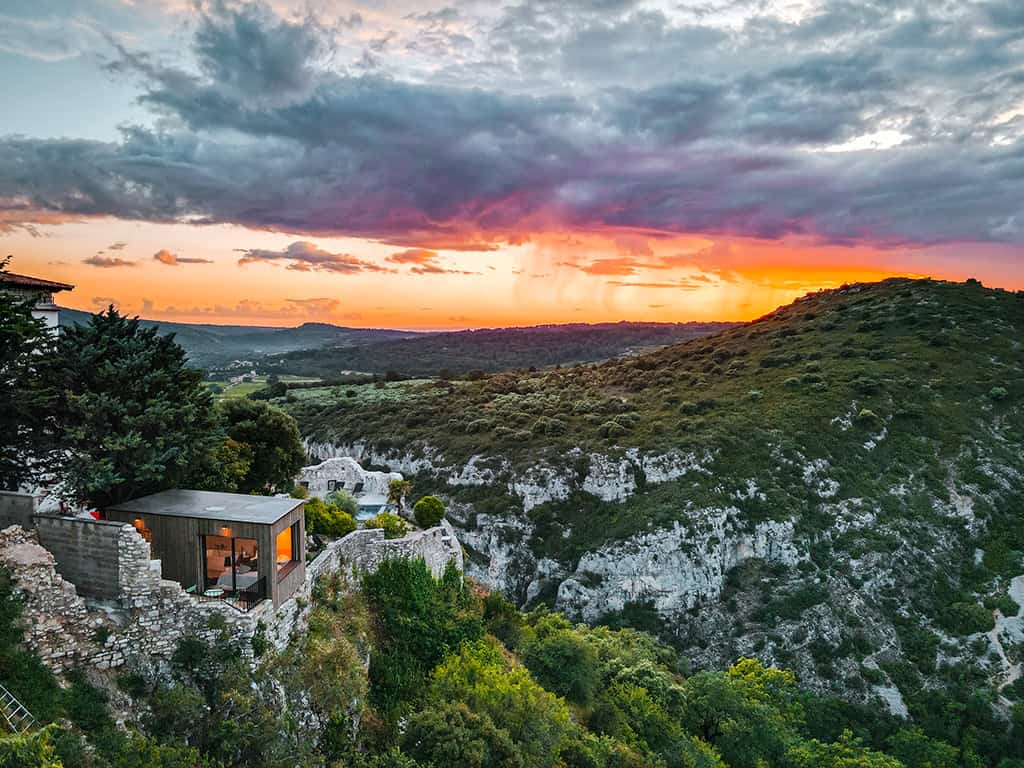 Metafort chambre d'hôtes Luberon (Vaucluse) - ENtrée de la maison d'hôtes