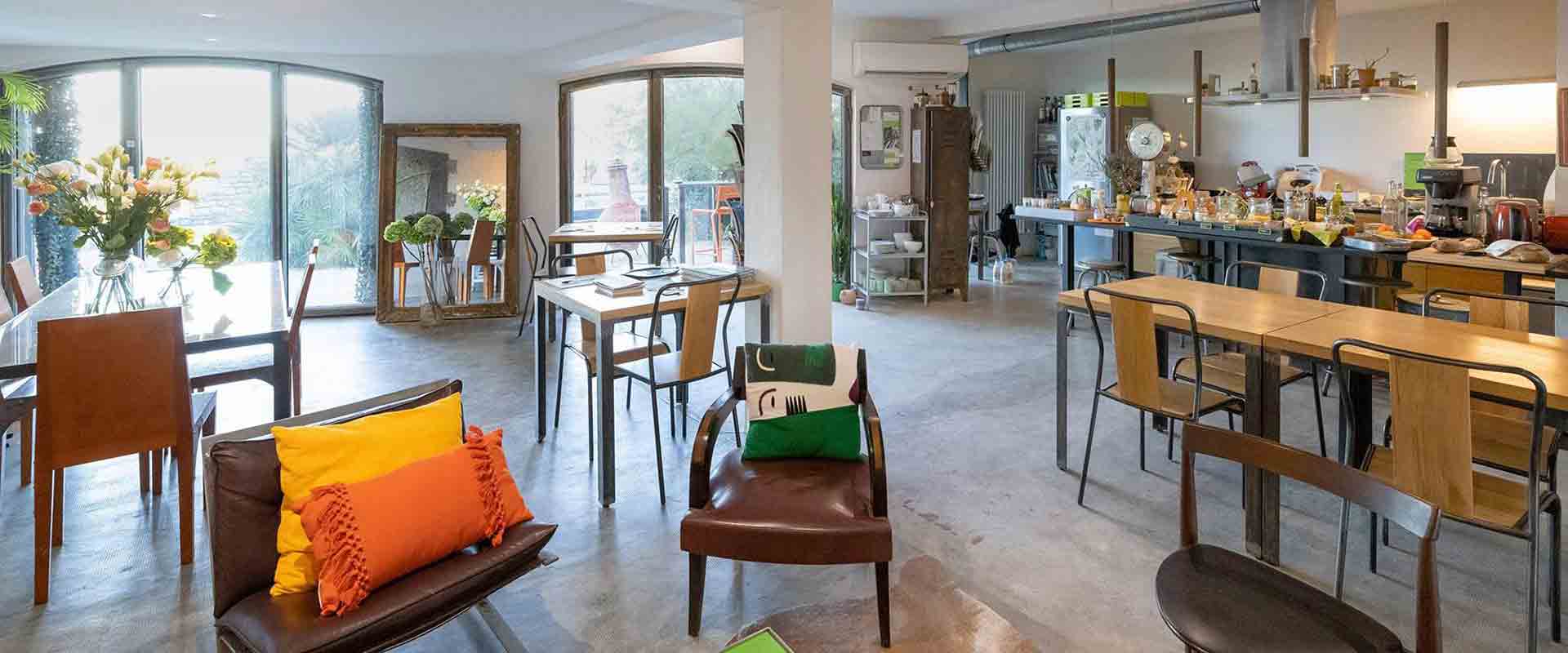 Restauration - déjeuner et petit-déjeuner, maison d'hôtes Metafort en Provence, entre Luberon et mont Ventoux