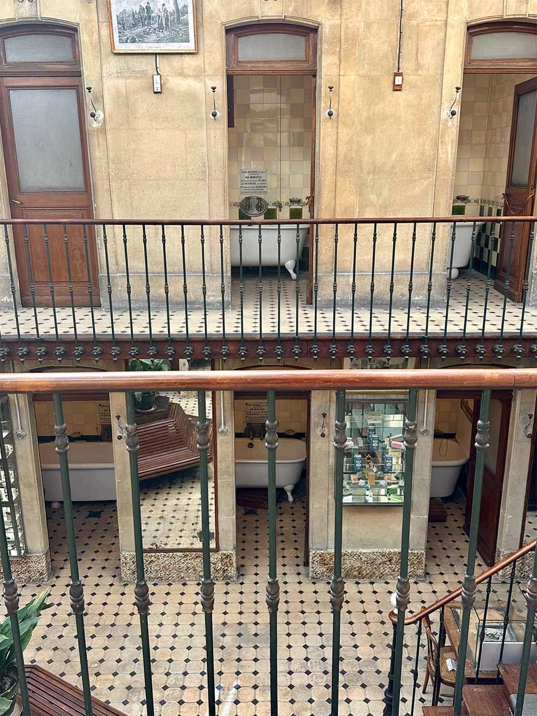 Les Bains Pommer à Avignon. À quelques encablures de Metafort, maison d'hôte en Provence