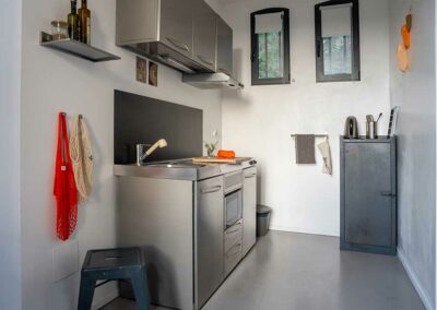 Gîte à louer au sein de la maison d'hôtes Metafort, à Méthamis (vue cuisine) - chambre d'hôtes entre Luberon et mont Ventoux